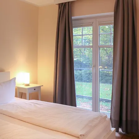 Residenz Waldschloesschen 4 *